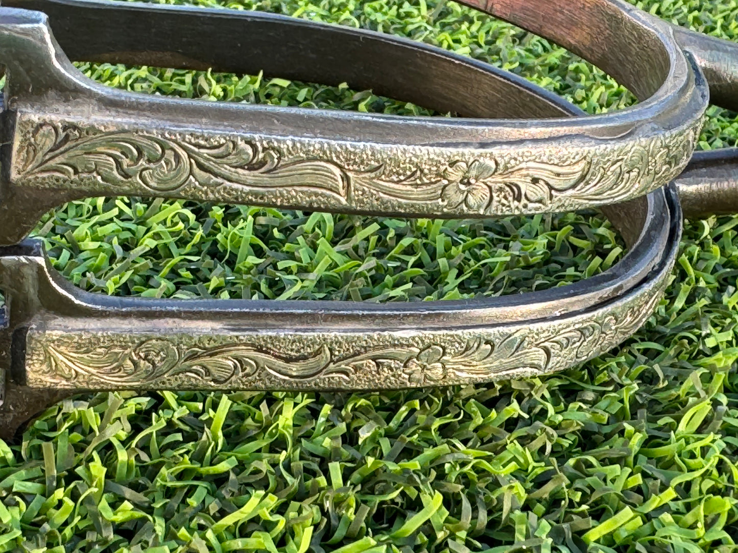 Ladies Black 1" Floral Engraved Silver Prince of Wales English Spurs