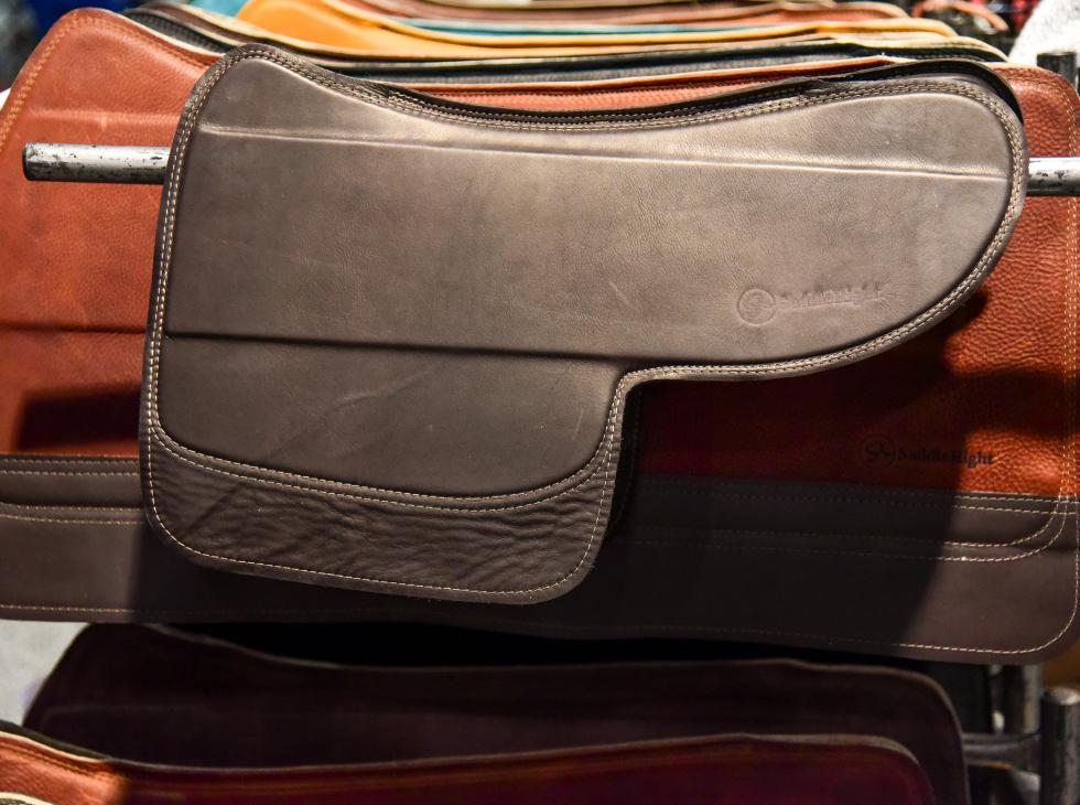 DESIGN YOUR OWN CUSTOM ENGLISH SADDLERIGHT PAD