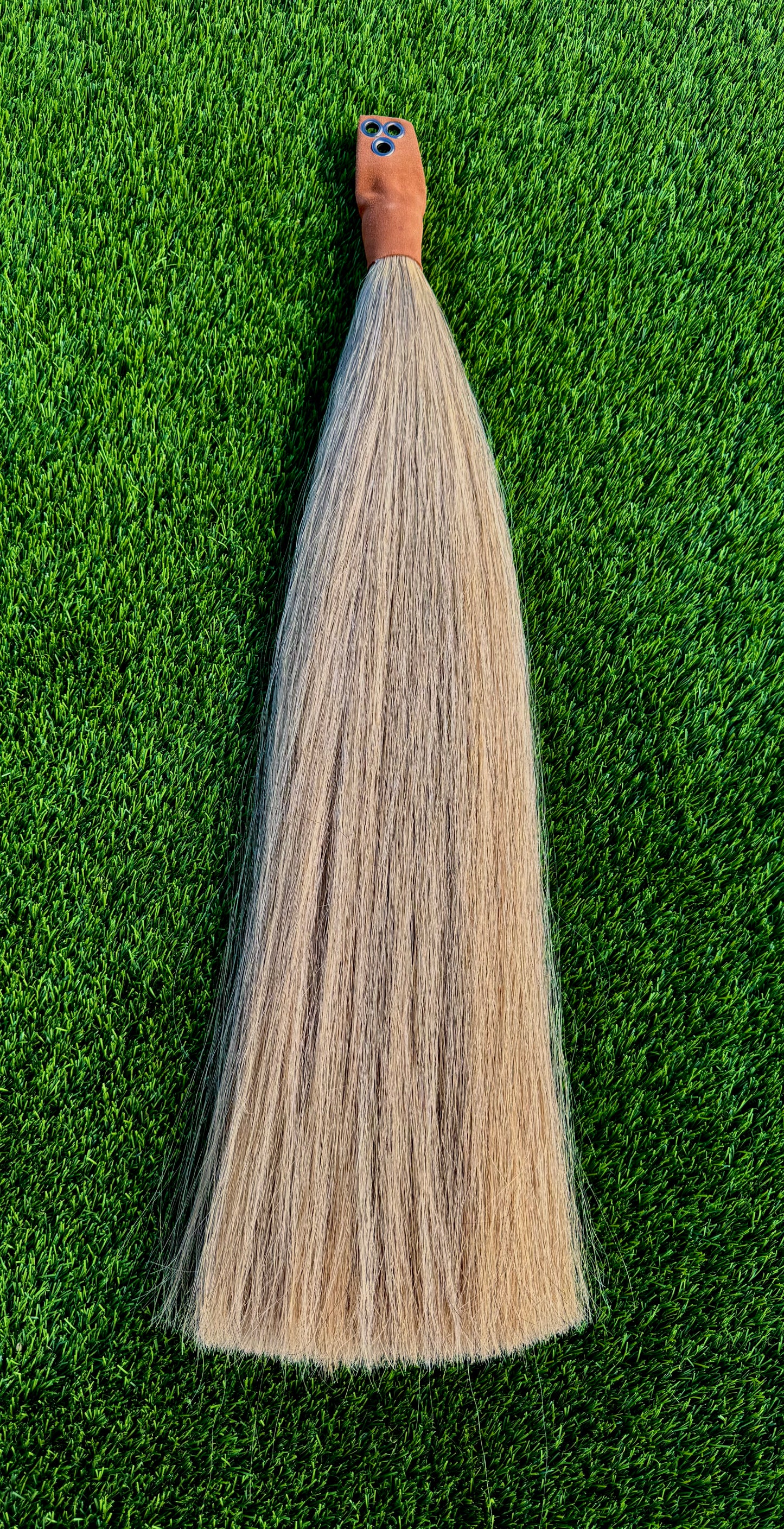 Extra Light Gray with Golden Tones Show Tail Extension, 35”, 1.5 Lb, Weight Setup