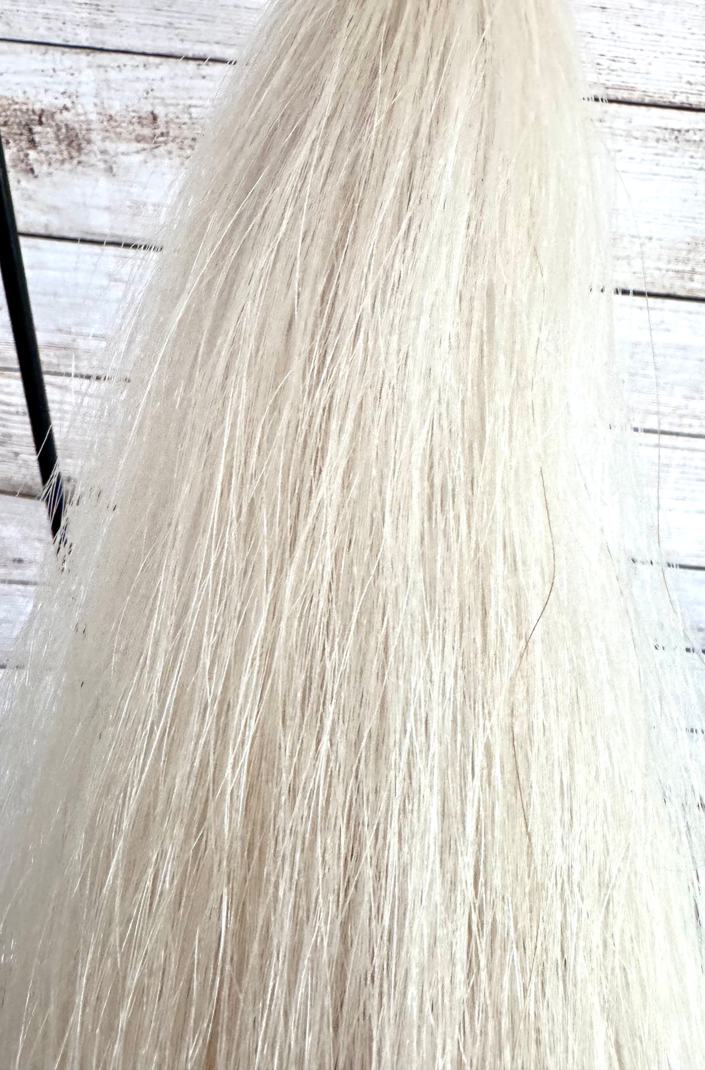 White 1 lb 31” Tail Extension With Natural End